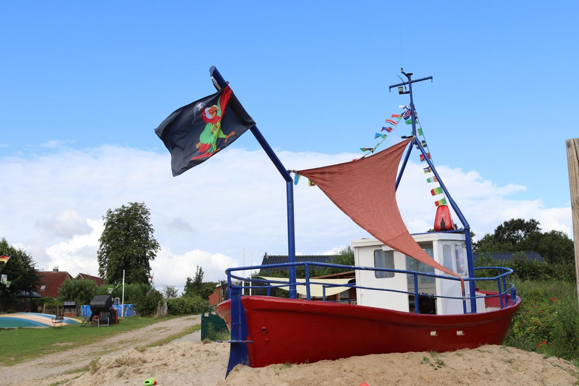 Wellnesshaus Blumenwiese Auf Dem Ostsee Ferienhof Mit Sauna-Whirlwanne Schwienkuhl 外观 照片