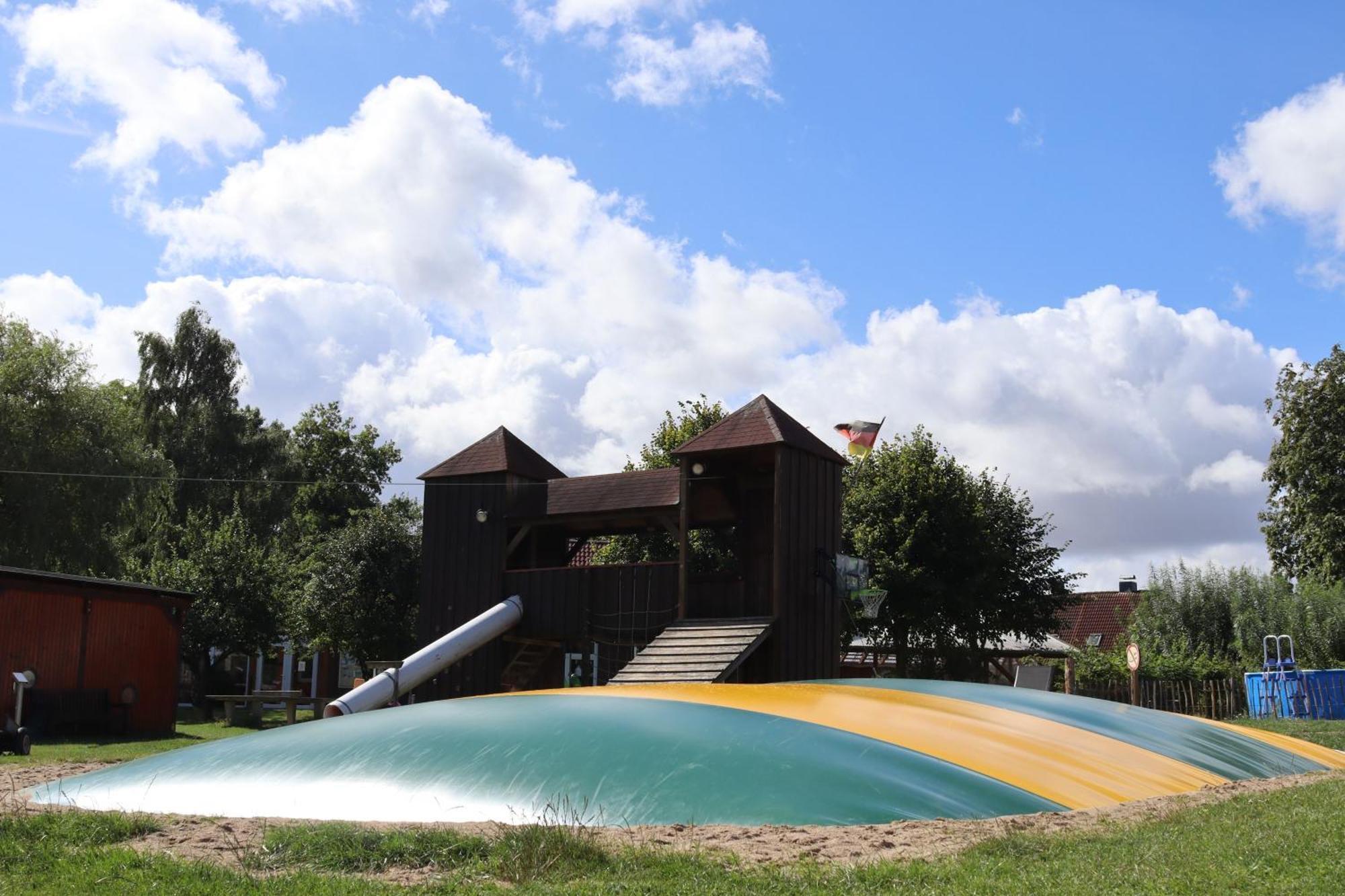 Wellnesshaus Blumenwiese Auf Dem Ostsee Ferienhof Mit Sauna-Whirlwanne Schwienkuhl 外观 照片
